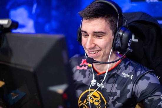 微软新一代主机曝光具备强大显存和位宽性能